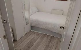 Double En-Suite Room Available In 3 Bed Apt