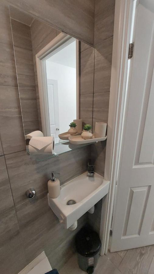 Double En-Suite Room Available In 3 Bed Apt London Exterior photo
