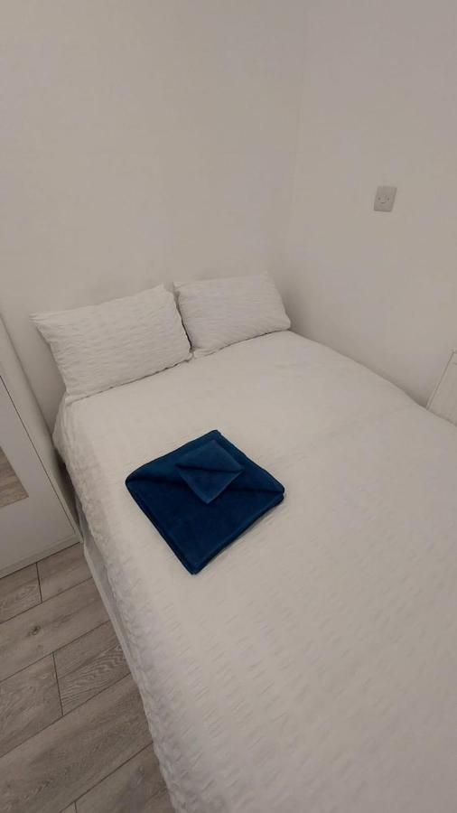 Double En-Suite Room Available In 3 Bed Apt London Exterior photo