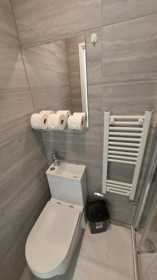 Double En-Suite Room Available In 3 Bed Apt London Exterior photo